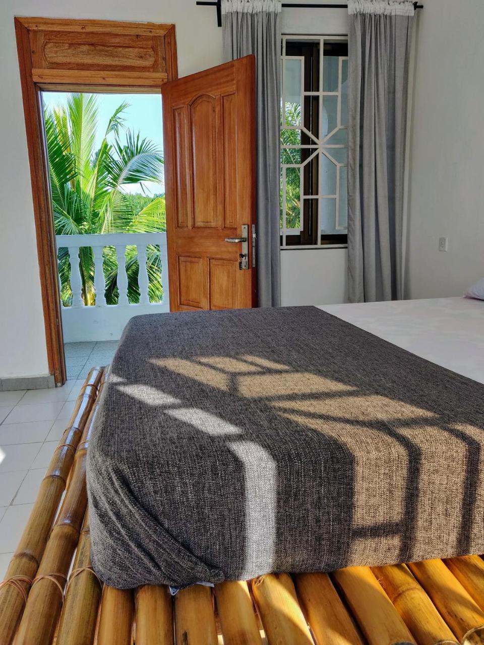 Serenity Haven Lodge Busua 外观 照片